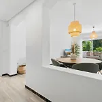 Medina Garden 201 *